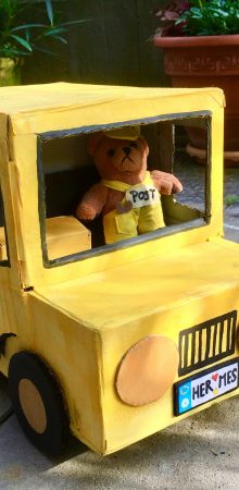 Postauto aus Pappe #1